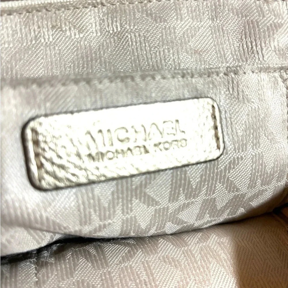 Michael Kors tan straw with gold metallic leather shoulder handbag - Picture 6 of 10